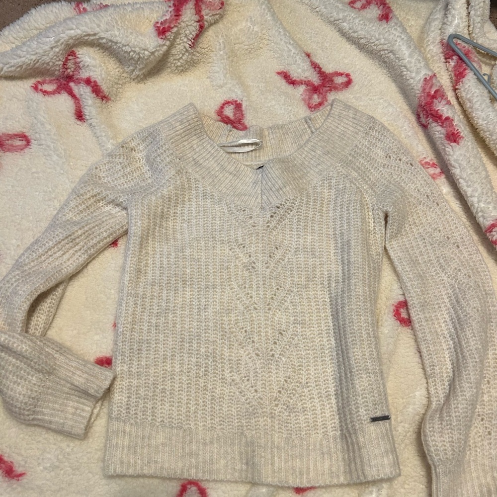 Abercrombie & Fitch Cream V-Neck Sweater